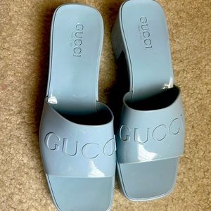 Worn 4 times. Good condition